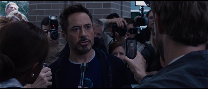 映画「アイアンマン3」より ロバート・ダウニー・Jrが演じる、トニー・スターク。 テロリストに喧嘩を売るシーン。